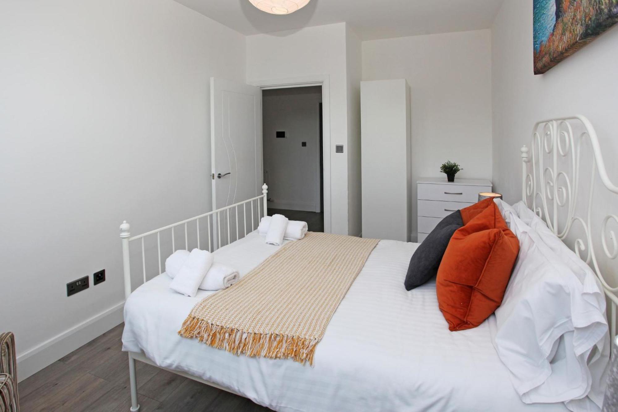 Sapphire House Apartments Telford Eksteriør bilde