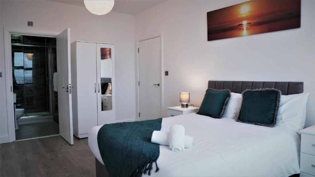Sapphire House Apartments Telford Eksteriør bilde