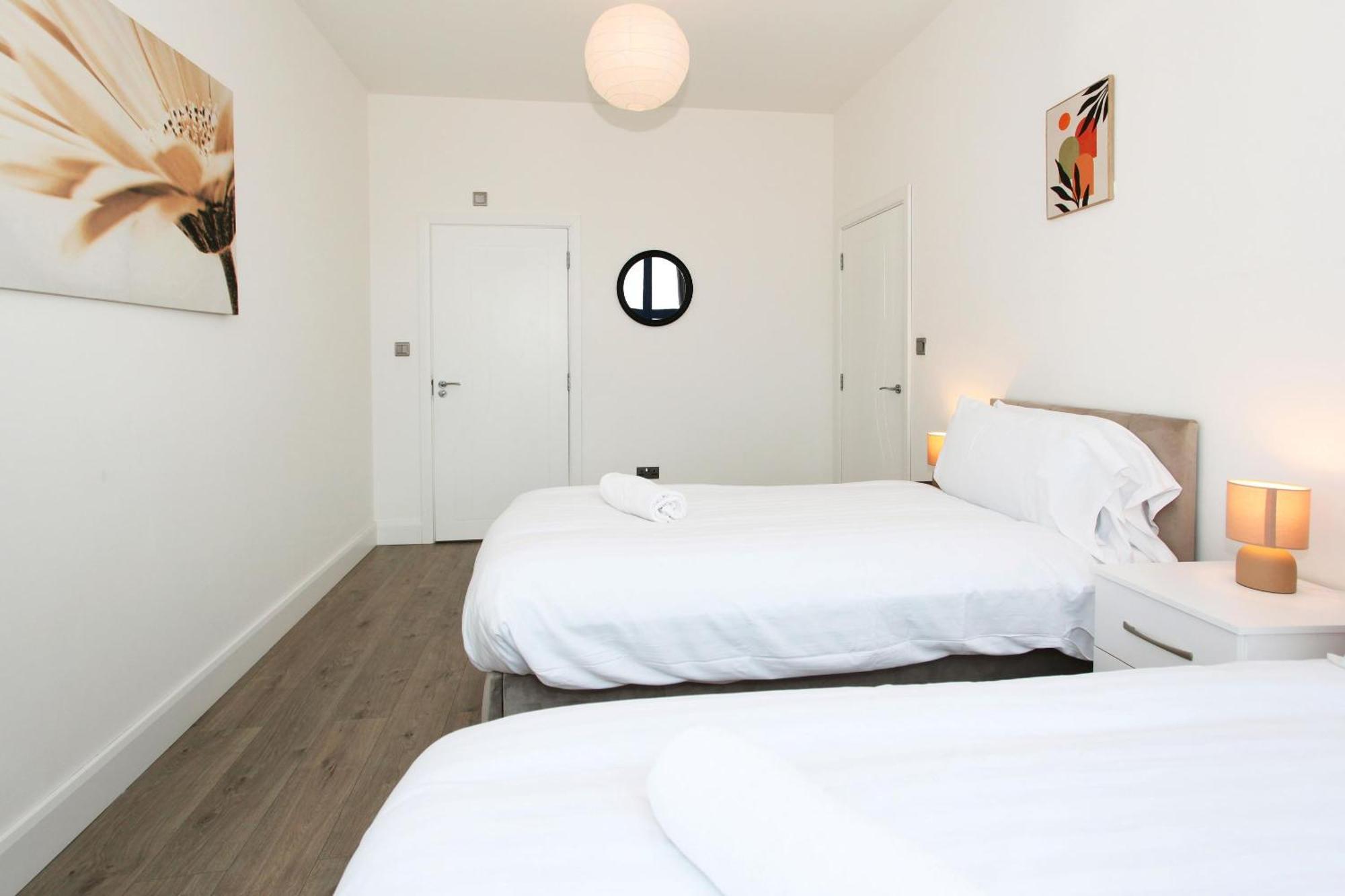 Sapphire House Apartments Telford Eksteriør bilde
