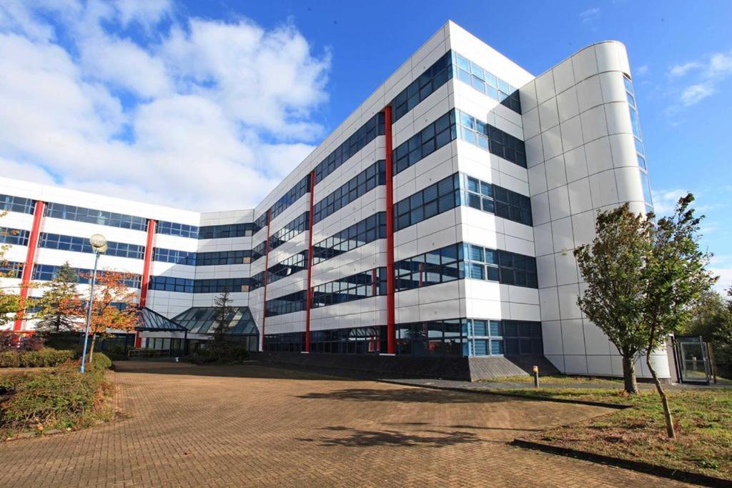 Sapphire House Apartments Telford Eksteriør bilde